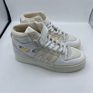 Adidas‎ Women's White and Tan leather High-Top Sneakers size 9 flowers embossed